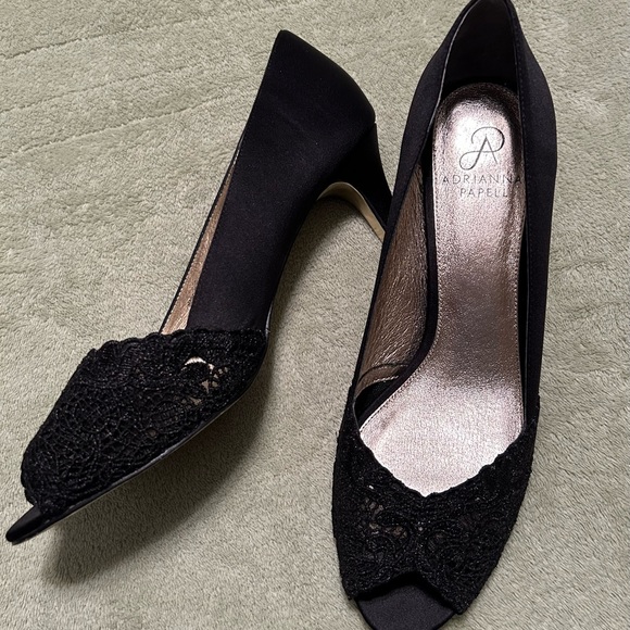 Adrianna Papell Black Satin and Lace Peep-toe Pumps. Size 9.5 - Picture 3 of 5